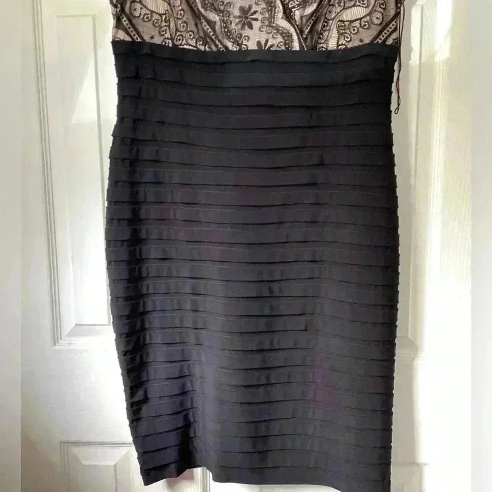 dress Barn Collection Black Back Zip Layered Lace V-Neck Sleeveless Midi Dress16 - Picture 9 of 14